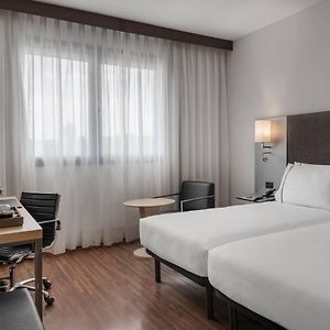 Standard Plus Twin Guest room 2 Twin or Single Beds